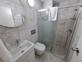 Economy Double or Twin  Basement Floor Room | Bathroom