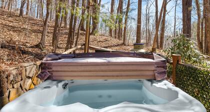 Lake J Log Cabin at Red Maple Retreat
