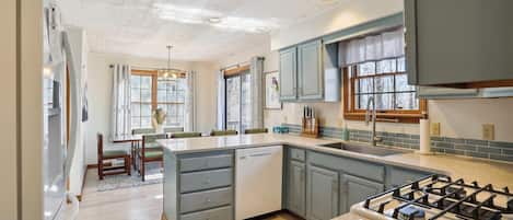 Fridge, microwave, dishwasher, coffee/tea maker
