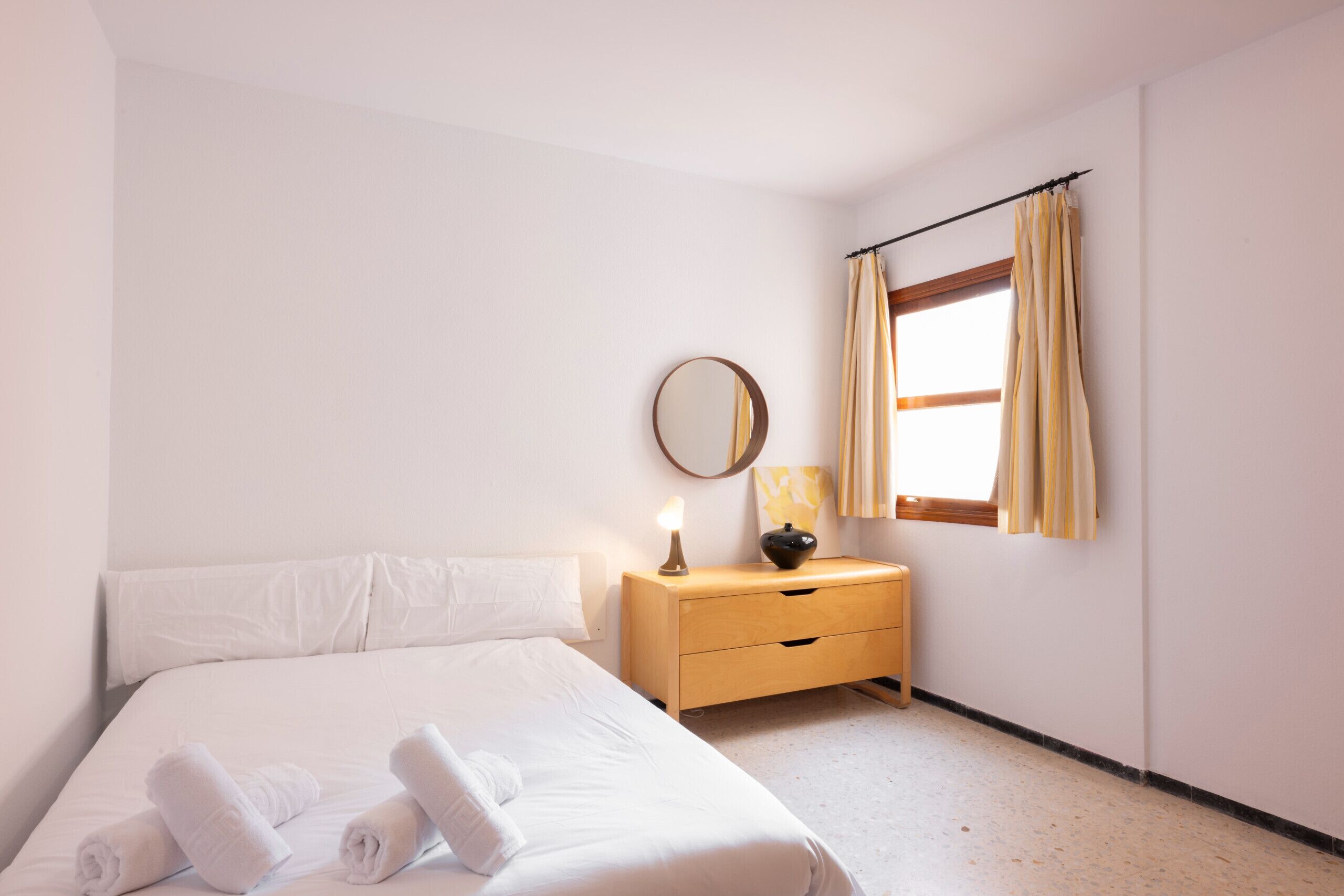 5 bedrooms, iron/ironing board, free WiFi, bed sheets