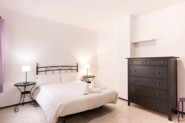 5 habitaciones, tabla de planchar con plancha y wifi gratis