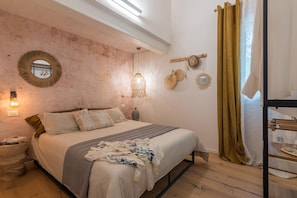 5 habitaciones, tabla de planchar con plancha y wifi 