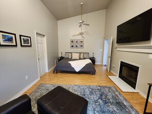 4 bedrooms, in-room safe, iron/ironing board, free WiFi