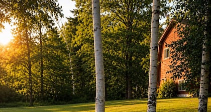 Serene Riverfront, Lake Of The Woods 2min, Pets Free, 8 beds, 25 acres.