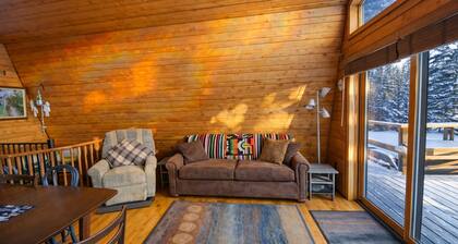 Serene Riverfront, Lake Of The Woods 2min, Pets Free, 8 beds, 25 acres.