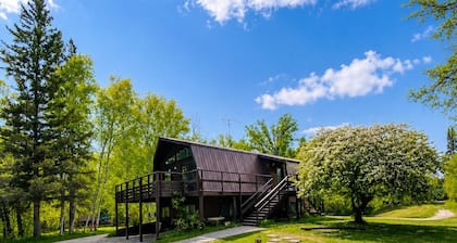 Private Riverfront Retreat Near Lake of the Woods. Sleeps 10+