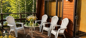 UP TO 25% OFF Members. Riverfront. Lake Of the Woods 2mi. Pets Free