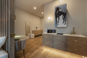Full-size fridge, microwave, stovetop, espresso maker - Kalm stay - a design Aparthotel (Munich)