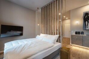 Premium bedding, down comforters, individually decorated - Kalm stay - a design Aparthotel (Munich)