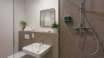 Dusche, Designer-Toilettenartikel, Haartrockner