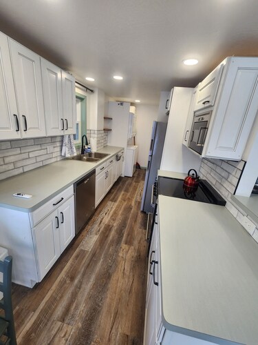 Newly remodeled bright garden apartment right in the Village of Northport, MI!