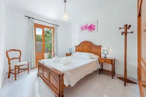 3 bedrooms, WiFi, bed sheets