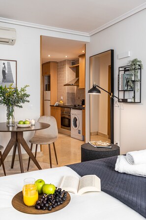 Iron/ironing board, free WiFi - Waou Gran Via Studio II - Corta Duración (Madrid)