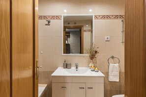 Hair dryer, towels - Waou Gran Via Studio II - Corta Duración (Madrid)