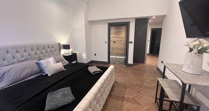 RURAL LUXURY ROOM WITH WETROOM and self catering facility