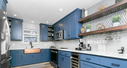 Bent Oaks | Sleeps 10 | Hot Tub, Full Kitchen, Access to Community Pool