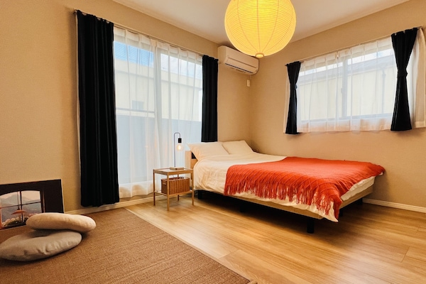 4 bedrooms, desk, iron/ironing board, travel cot