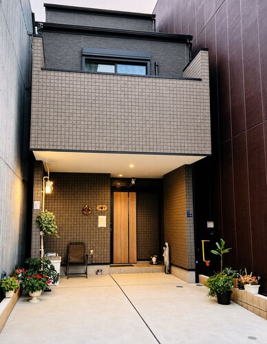 Direct access to Osaka Kansai Airport,5 minutes by train from Nanba 