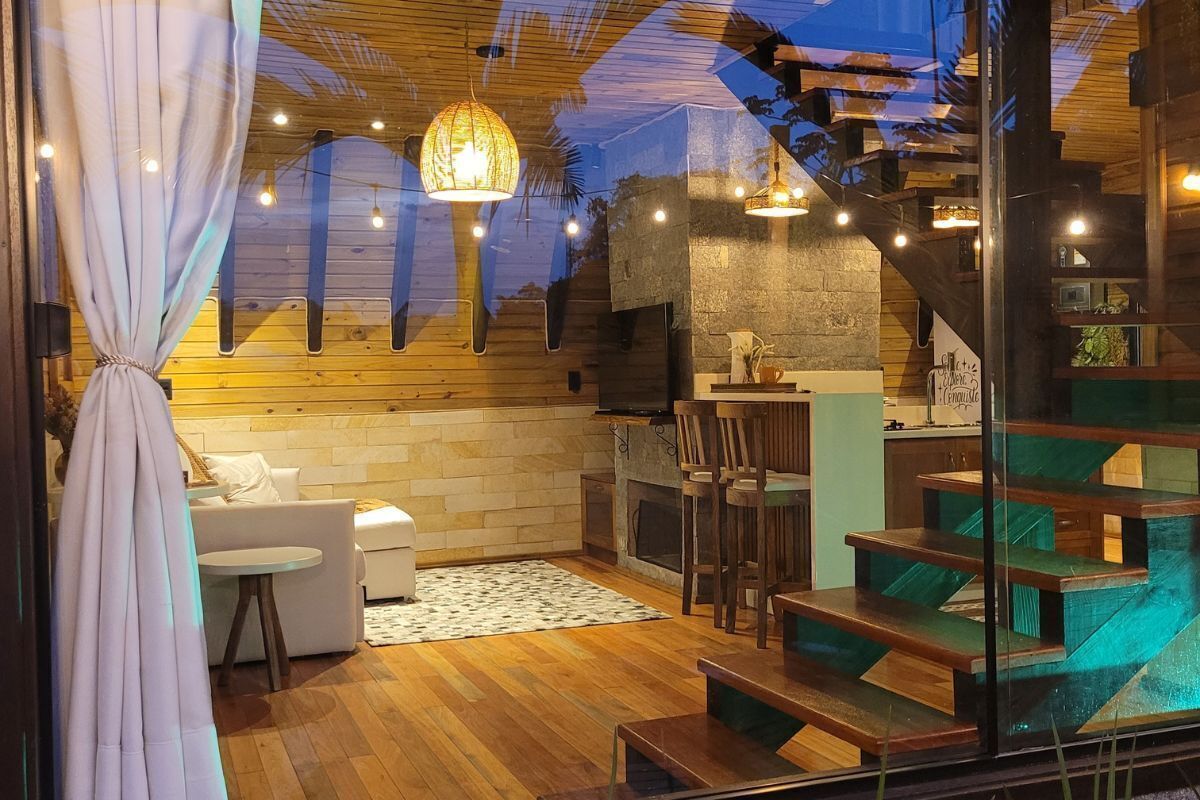 住宿正面 (夜晚)