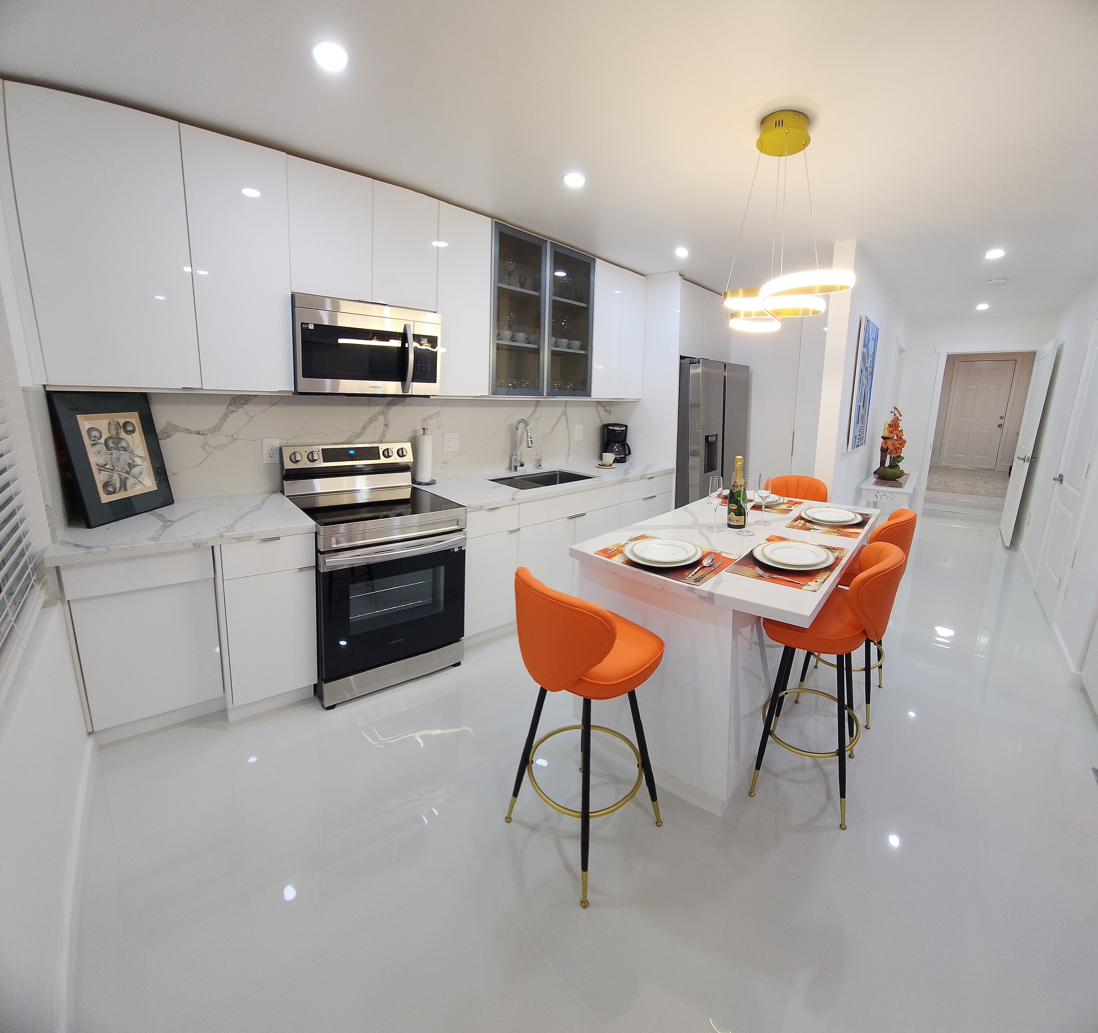 Kühlschrank, Mikrowelle, Ofen, Herdplatte