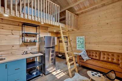 Pavo - New Lofted Kabin
