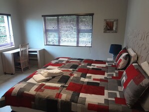 3 bedrooms, desk, iron/ironing board, WiFi