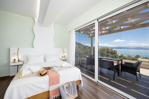 3 bedrooms, iron/ironing board, WiFi, bed sheets - Villa Alora - Three Bedroom Villa, Sleeps 6 (Mparmpati)