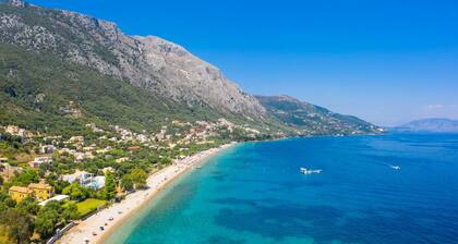 Villa Daisy - Three Bedroom Villa, Sleeps 6