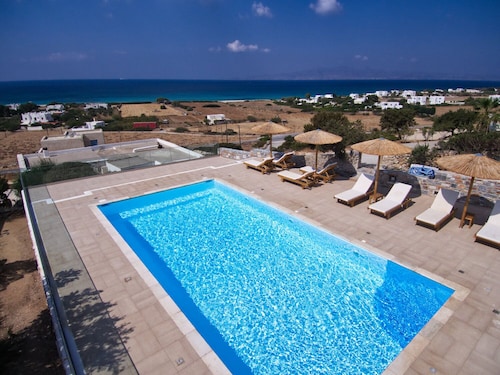 Phoenicia Naxos