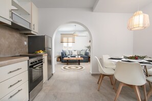 Suite familiar, vista al mar | Comedor