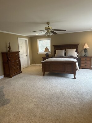 5 chambres, fer et planche à repasser, Wi-Fi gratuit, draps fournis