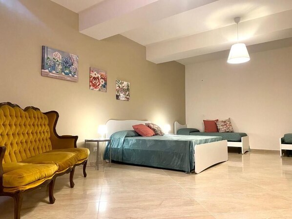 1 chambre, fer et planche à repasser, Wi-Fi gratuit, draps fournis