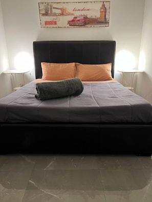 1 camera, ferro/asse da stiro, Wi-Fi, lenzuola