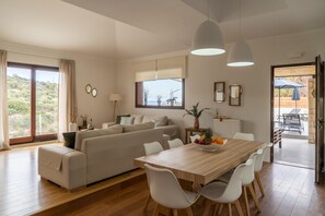 TV - Canyon 2 villa with private pool (Rethymno)