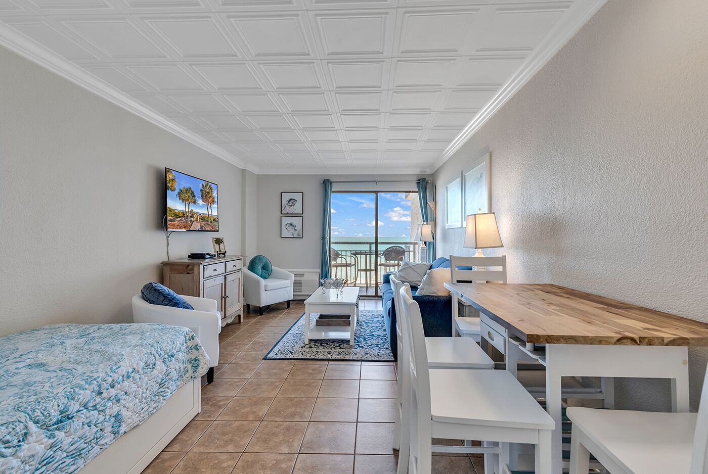 Summer Discounts! Gorgeous oceanfront condo at premier Blue Water Resort!