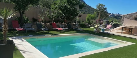 Piscine extérieure, piscine chauffée