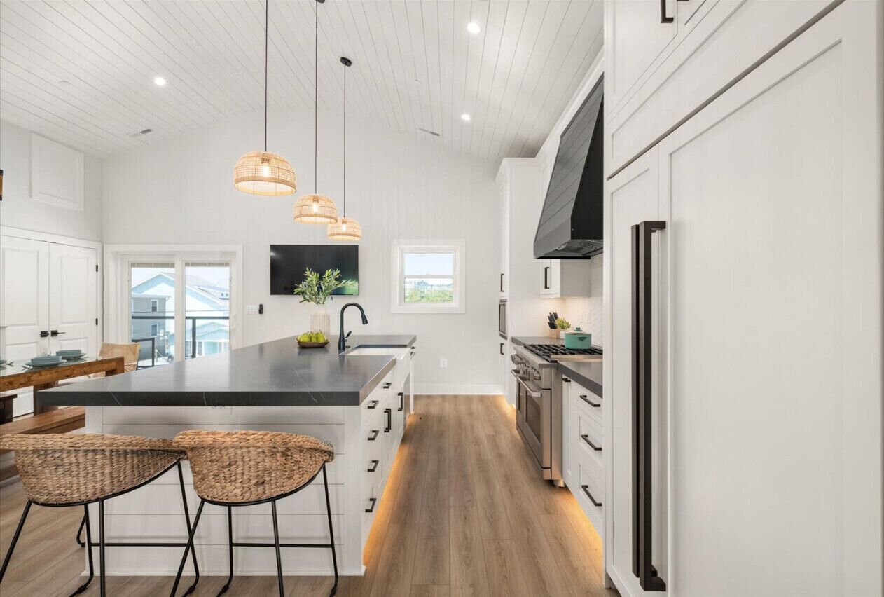 Kylskåp, mikrovågsugn, ugn och spishäll