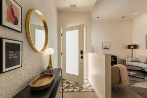 Interior - MOON HAVEN: Stylish 2-Bedroom Retreat with Patio (Albuquerque)