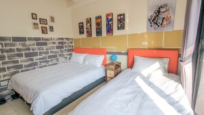 Soundproofing, free WiFi - Yun He Homestay (Huwei)