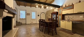 House l'Archetto among ancient chestnut trees and the sea Prossedi (LT)