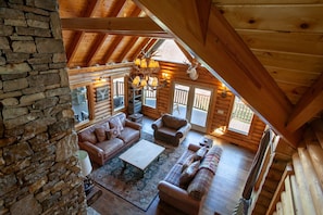 Smart-tv, pejs, bordfodbold, bøger