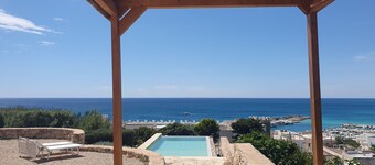 Vista tramonto, piscina infinity, casetta in pietra