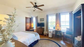 1 bedroom, iron/ironing board, internet, bed sheets
