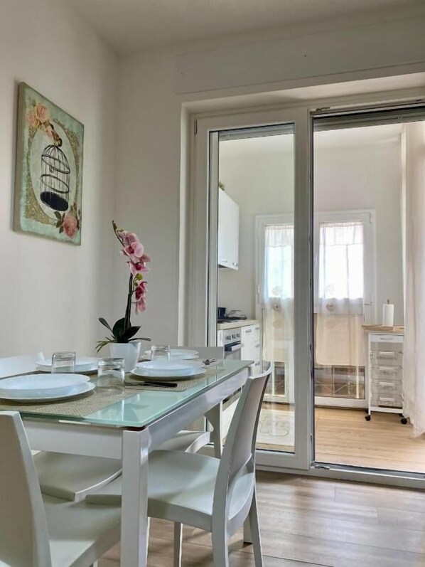 Dining - Norma Apartment (Monopoli)