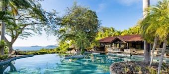 Beautiful Condo overlooking the  Pacific - 3 Bedroom 3 Bathroom