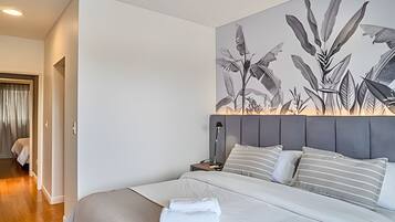 2 habitaciones, tabla de planchar con plancha y acceso a internet