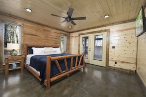 5 bedrooms, iron/ironing board, free WiFi, bed sheets