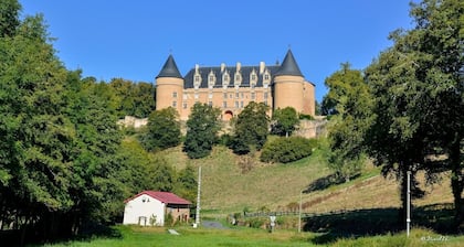 Cottage in Lavauguyon, on Route Coeur de Lion, Close to Chateau With Pool