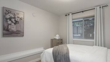 2 chambres, fer et planche à repasser, Wi-Fi gratuit, draps fournis