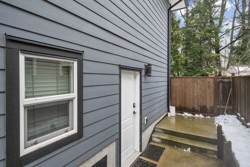 Bright and Cozy suite, great for work stays or vacations heart of Campbell River